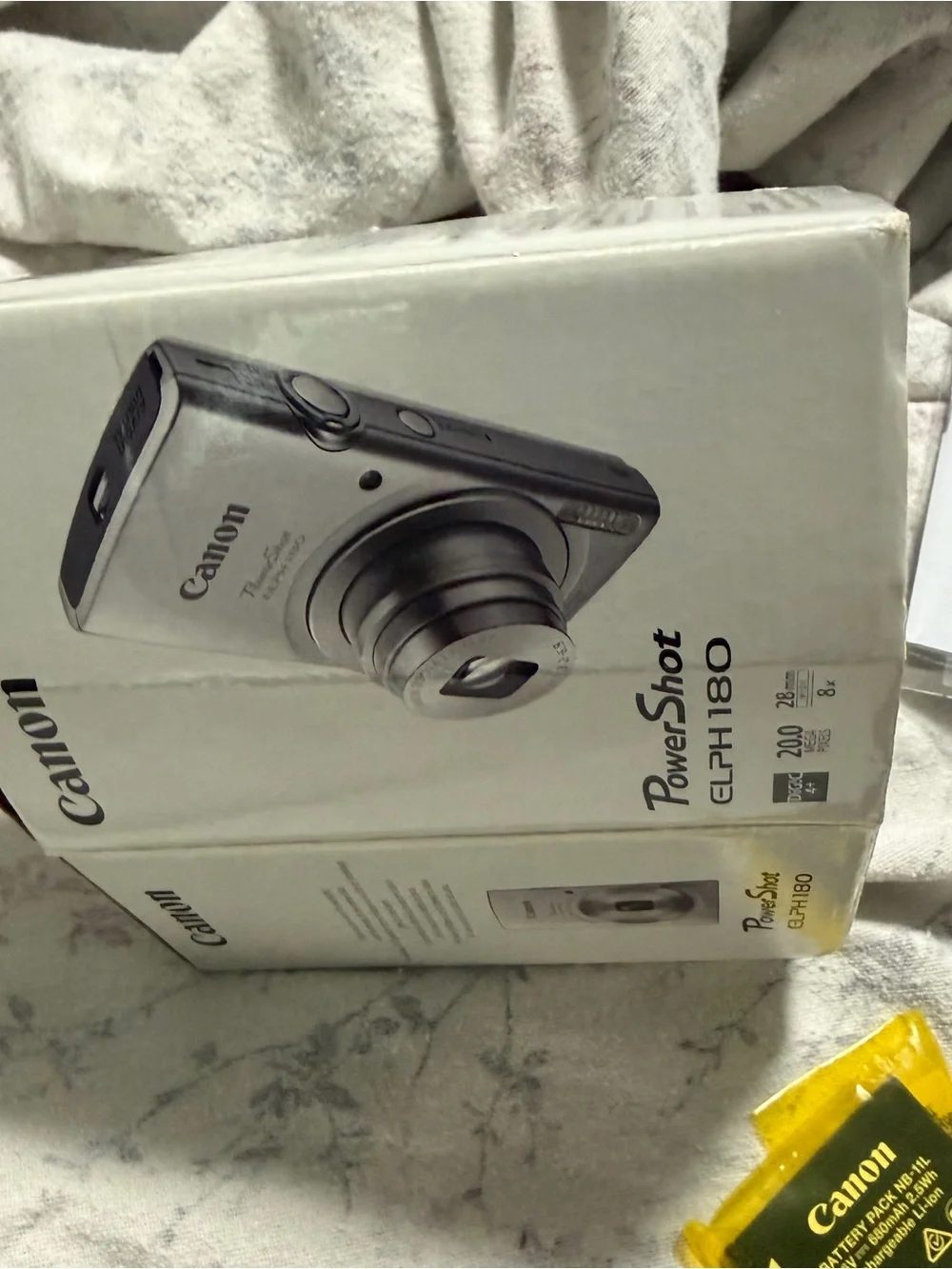 Canon powershot ELPH 180 Silver Point-and-Shoot Digital Camera brand new in box